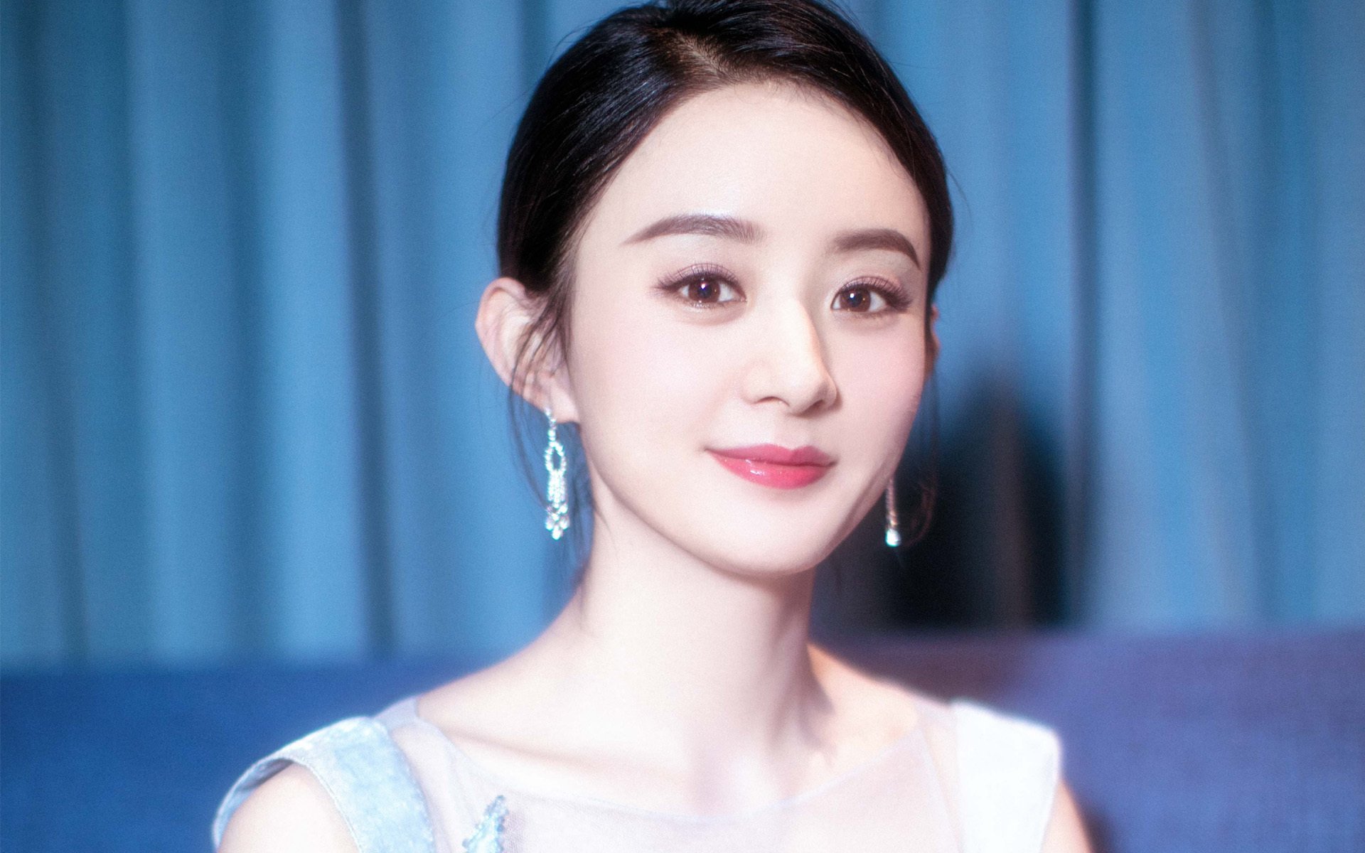 风卷残云，当那不勒斯的攻城锤撞碎美式防线，奥斯梅恩定义了现代中锋的暴力美学