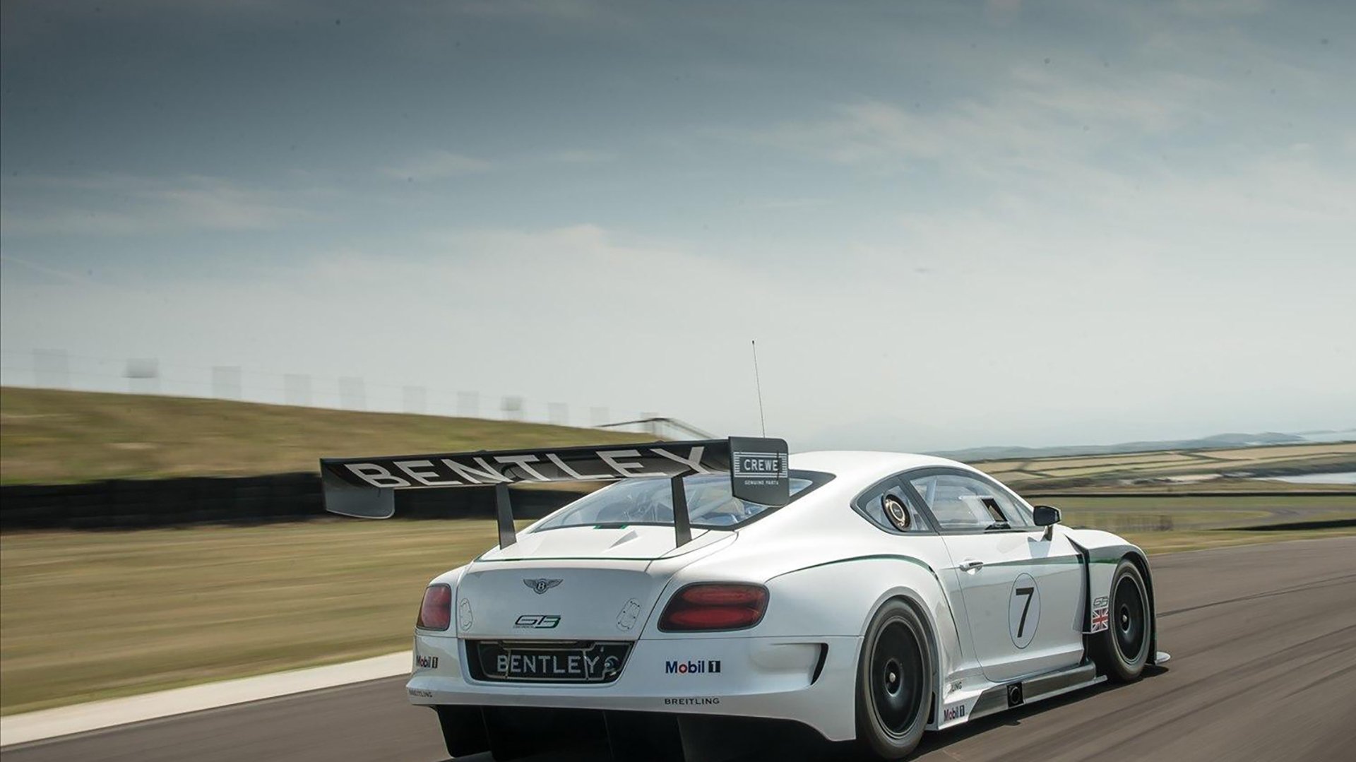 开云体育中国-当哈利伯顿在篮球场上踢出西甲国家德比，魔术冲垮太阳的夜晚